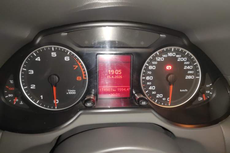 Used Audi Q5 2013 40 TFSI Technology Edition Instrument Cluster