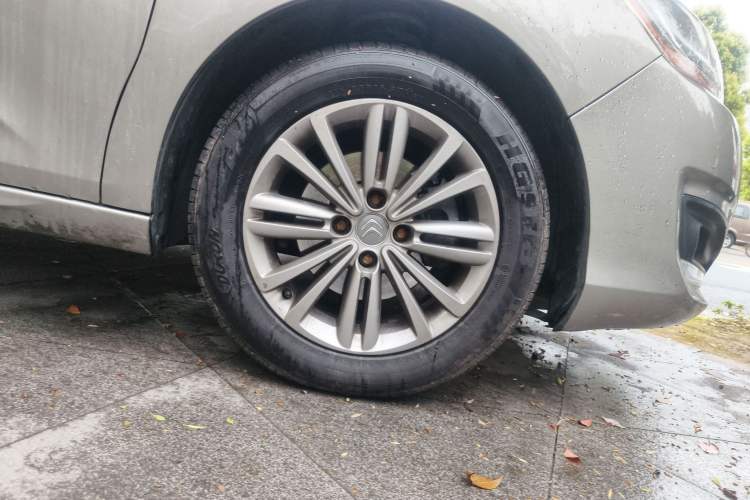 Used Citroen C4L 2015 1.8L Automatic Luxury Edition Right Front Wheel Hub