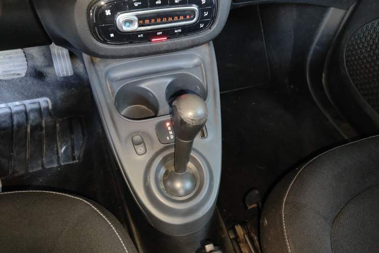 Used smart fortwo 2015 1.0L 52 kW Hardtop Passion Edition