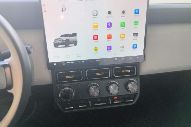 Used iCAR V23 2025 401 Two-Wheel Drive Intelligent Driving Version Audio And AC Panel