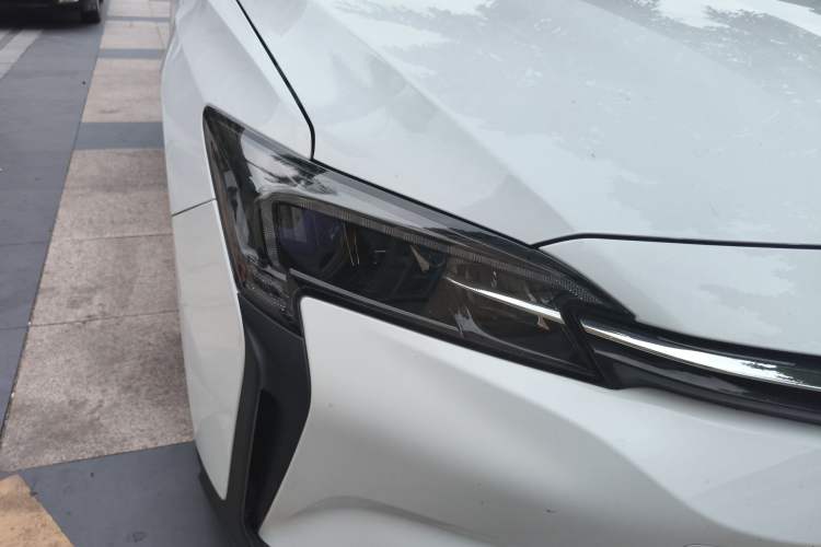 Used Buick Velite 6 2023 Revised Version 430 km Range – Commuter Edition Right Front Headlight