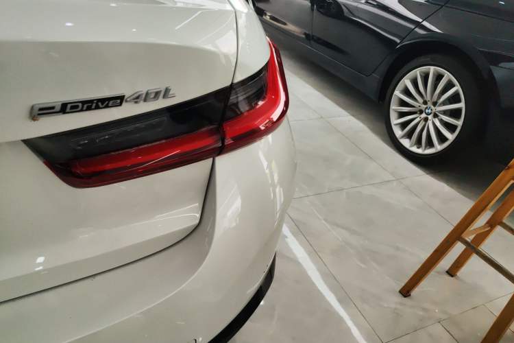 Used BMW i3 2023 eDrive 40 L Midnight Edition
