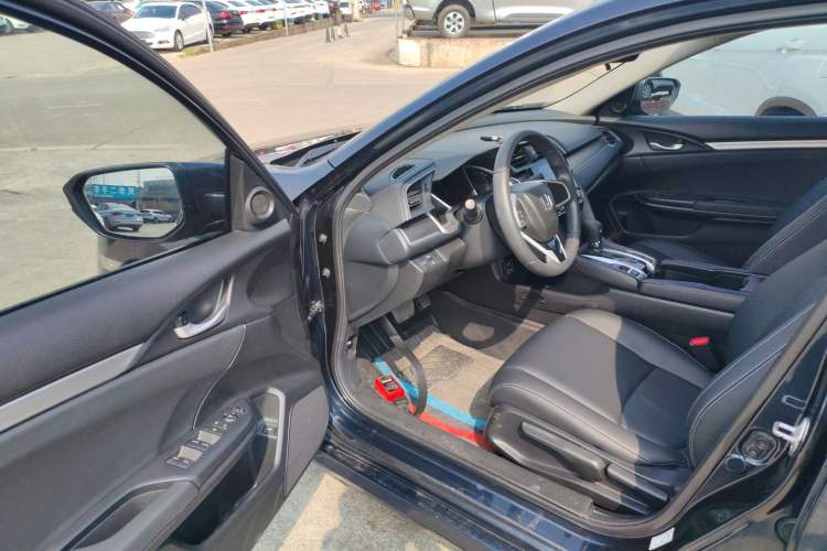 Used Honda Civic 2016 220TURBO CVT Luxury Edition
