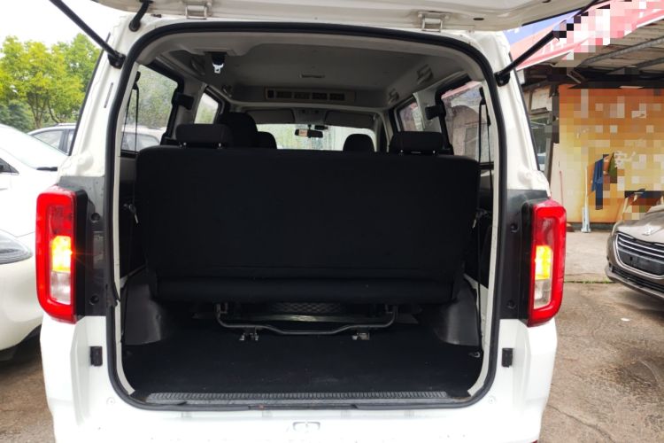 Used Dongfeng Fengon 380 2022 1.5L Comfort-Class Passenger Vehicle (Steel Spring) with 7 Seats
