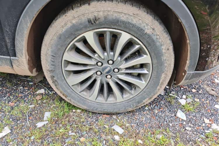 Used Lincoln Nautilus 2019 2.0T Two-Wheel Drive Luxury Edition China VI Standard Right Front Wheel Hub