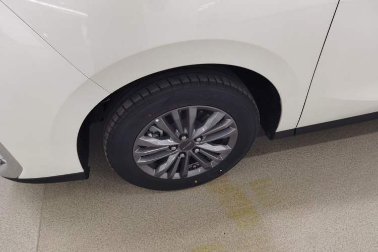 Used SAIC MAXUS G50 PHEV 2025 Leading Edition
