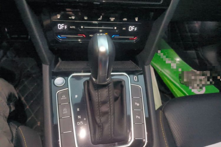 Used Volkswagen FAW-Volkswagen CC 2023 380TSI Striking Edition Gear Lever