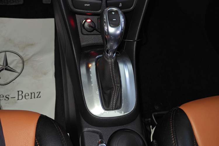 Used Buick Encore 2015 1.4T Automatic Two-Wheel Drive Urban Elite Version
