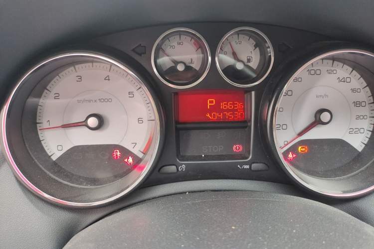 Used Peugeot 308 2014 Enjoy Edition Classic 1.6L Automatic Premium Model Odometer Close Up