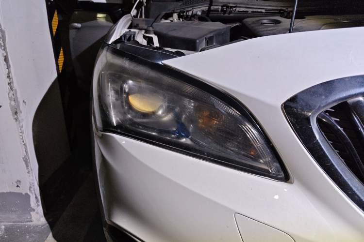 Used Buick Verano 2017 Sedan 15S Automatic Leading Model Right Front Headlight