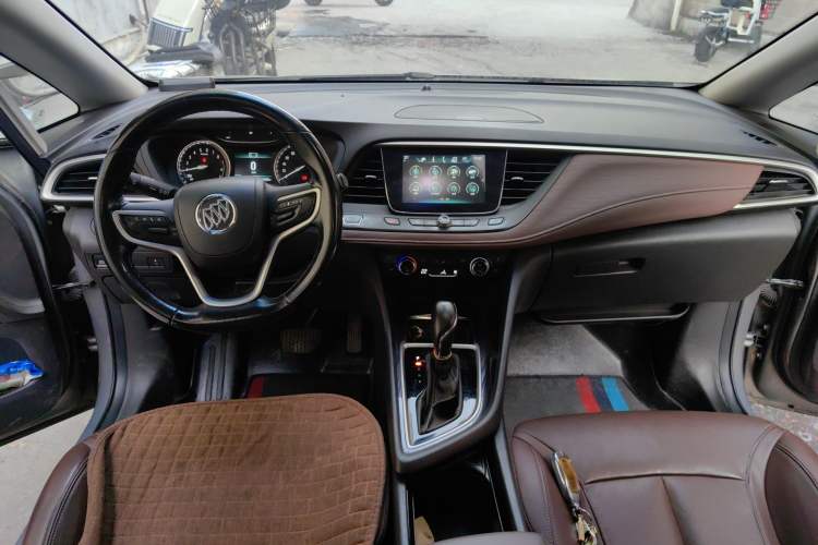Used Buick GL6 2019 18T 6-Seater Connected Luxury Version China V Standard Center Console
