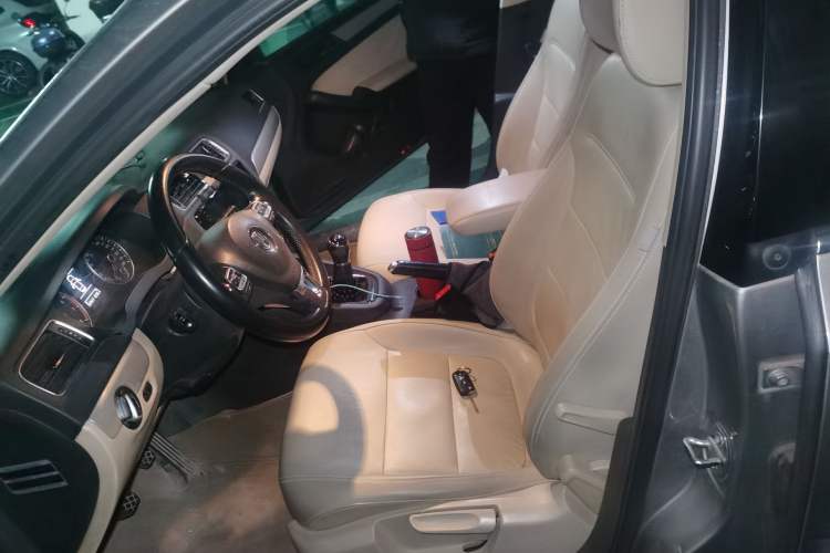 Used Volkswagen Sagitar 2014 Revised Version 1.4TSI Manual Luxury Edition
