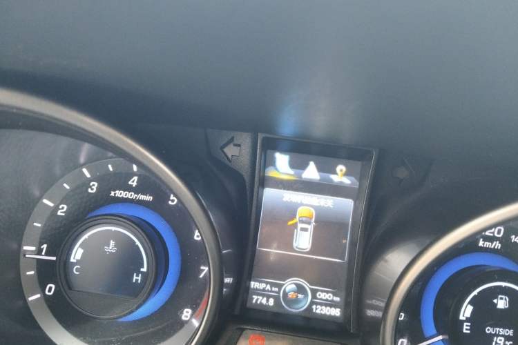 Used CHANGAN CS75 2016 2.0L Manual Luxury Version China IV Standard