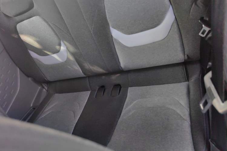 Used Chery QQ Ice Cream 2022 120km Conical Shape Lithium Iron Phosphate
