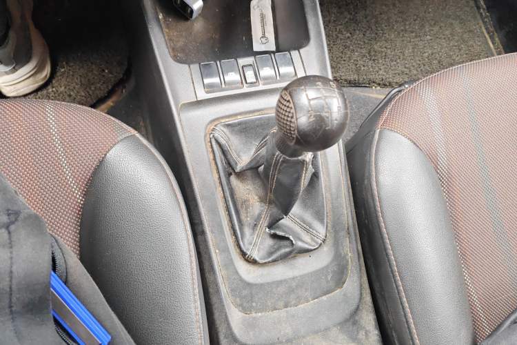Used Chevrolet Sail 2013 Sedan 1.4L Manual - Youyi Happiness Edition Gear Lever