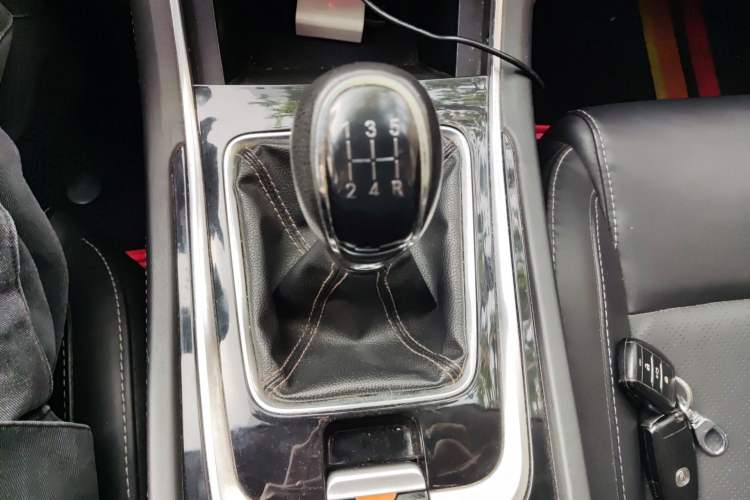 Used Changan Eado 2019 High-Energy Edition 1.6L GDI Manual Pioneer Model China VI Standard
