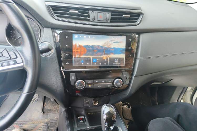 Used Nissan X-Trail 2021 2.0L CVT 2WD XL Premium Commemorative Edition Audio And AC Panel