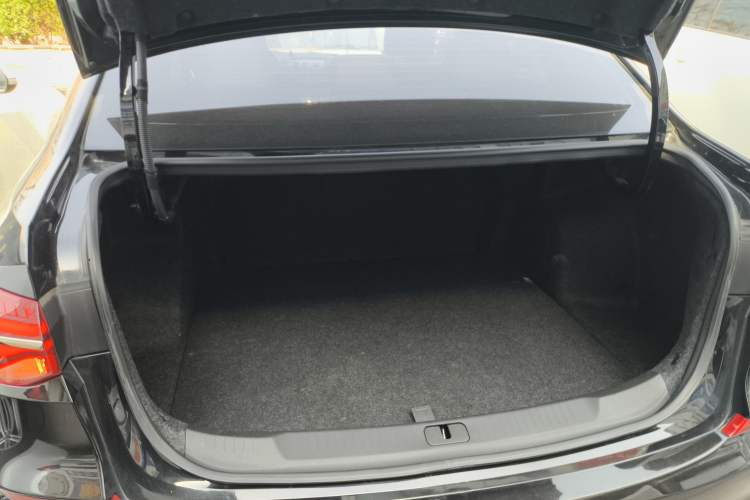 Used Chevrolet Monza 2022 Light Hybrid RS 330T Automatic Comfort Edition Trunk