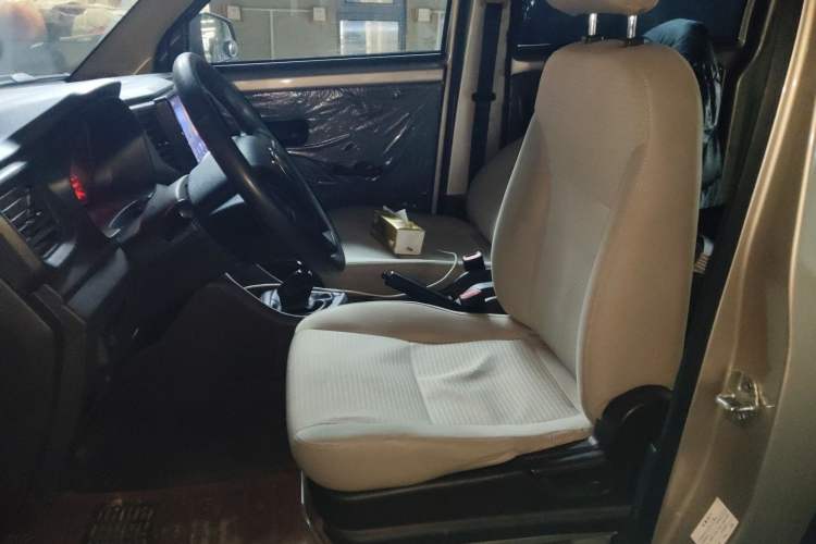 Used Wuling Hongguang V 2022 1.5L Jingqu Version Hydraulic Power Steering LAR