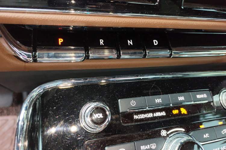 Used Lincoln Navigator 2022 3.5T Prestige Edition Gear Lever