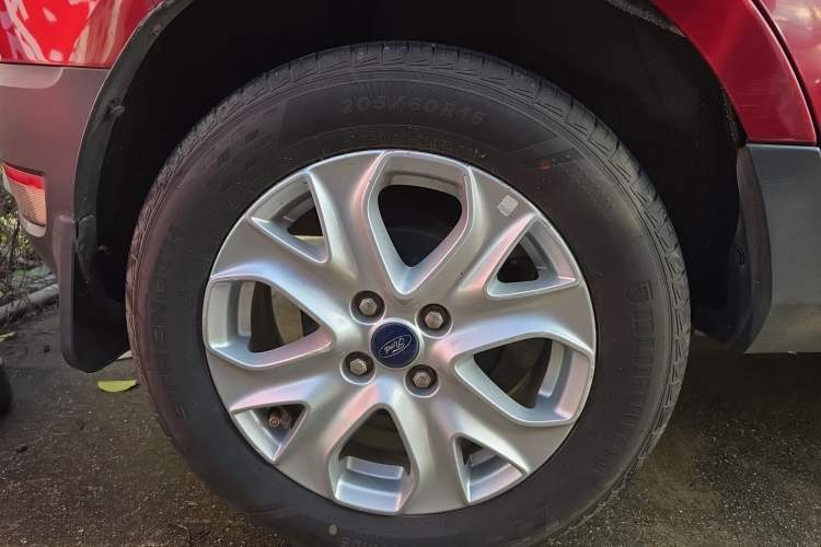 Used Ford EcoSport 2013 1.5L Automatic Fashion Model Right Rear Wheel Hub