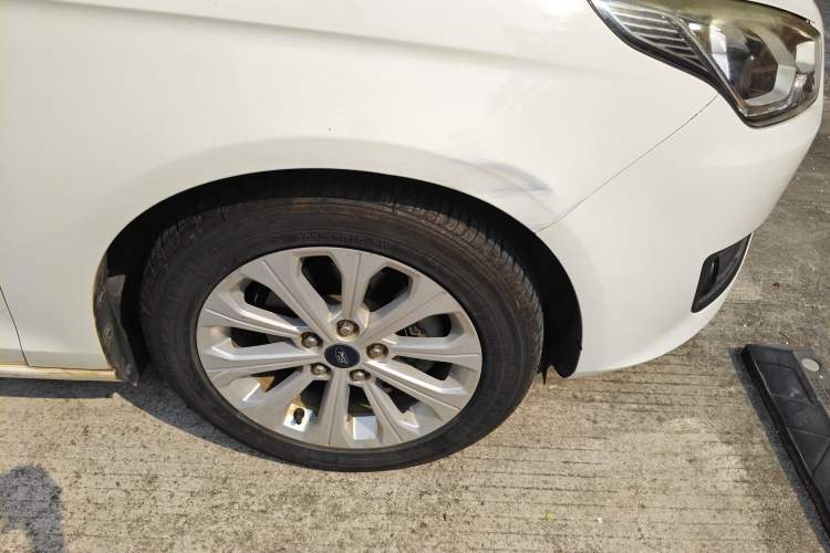 Used Ford Escort 2015 1.5L Automatic Fashion Model