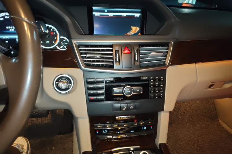 Used Mercedes-Benz E-Class 2013 E 260 L CGI Elegant Model