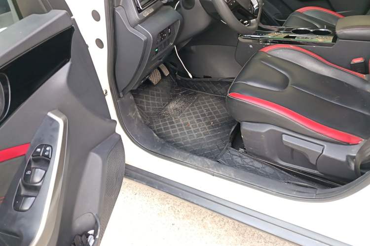 Used Venucia D60 2019 1.6L XL CVT Smart Connect Elite Edition