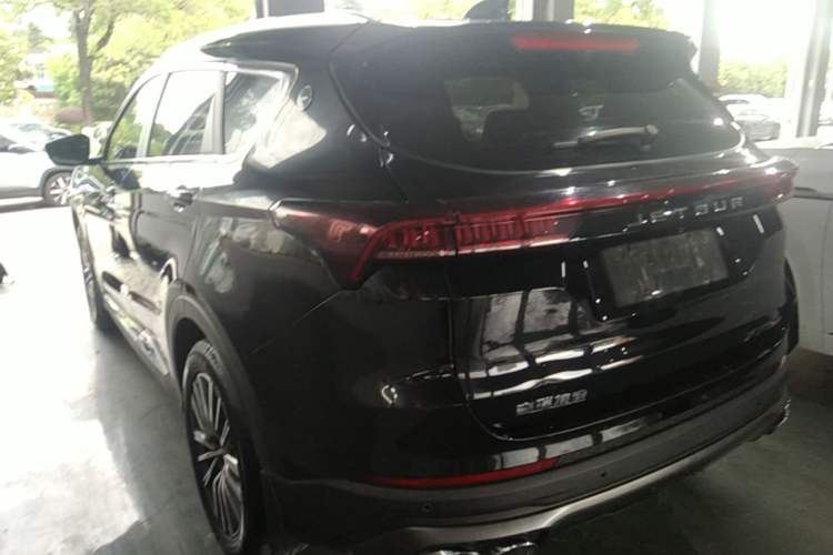 Used JETOUR X70 PLUS 2023 1.5T DCT Brave PLUS 7-Seater
