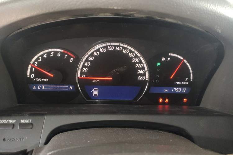 Used Toyota Crown 2007 2.5L Royal Special Edition Instrument Cluster