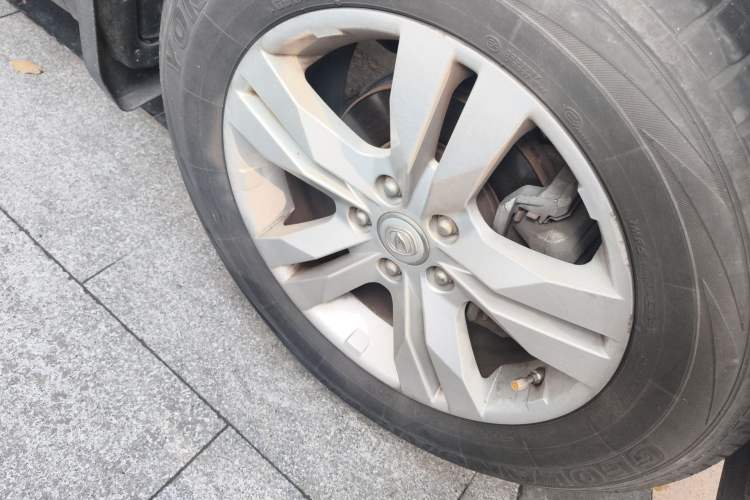 Used CHANGAN CS75 2014 1.8T Automatic Elite Model China IV Standard Right Front Wheel Hub