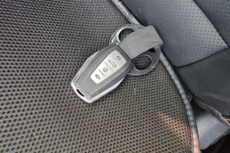 Used Geely Auto Emgrand 2019 Leading Edition 1.5L Manual Luxury Model China VI Standard
