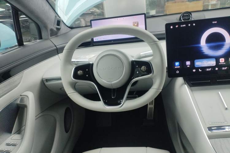 Used Hima Luxeed S7 2025 785 km Ultra
