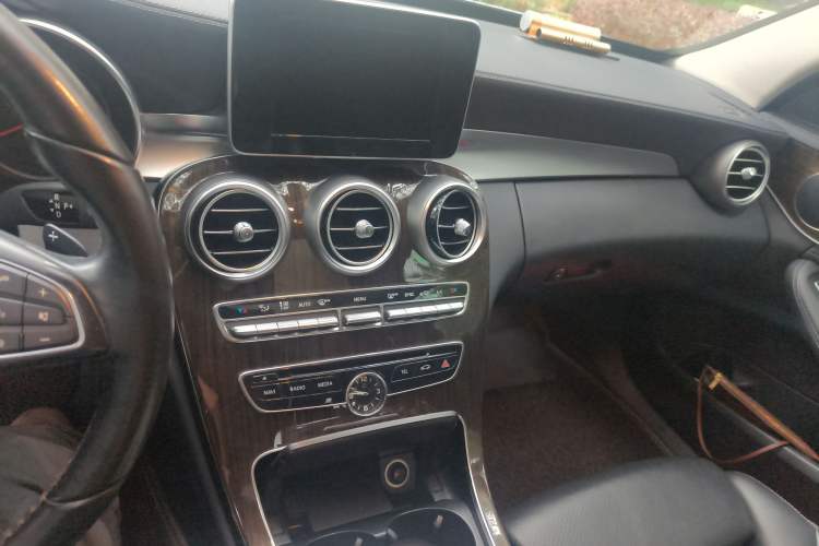 Used Mercedes-Benz C-Class 2015 C 200 L