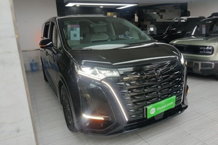 Used Denza D9 2022 DM-i 970 Four-Wheel Drive Flagship Model
