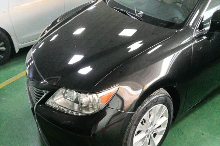 Used Lexus ES 2013 300h Elite Edition