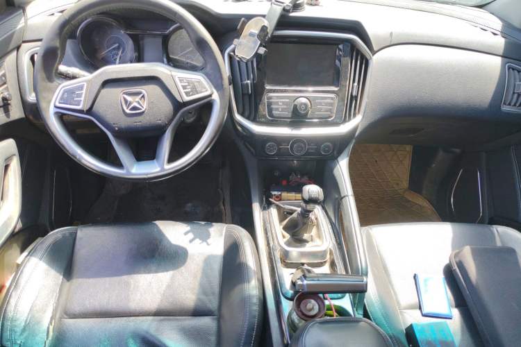 Used JMC Yusheng S350 2017 2.0T Manual Two-Wheel Drive Diesel Luxury Edition 5 Seats
