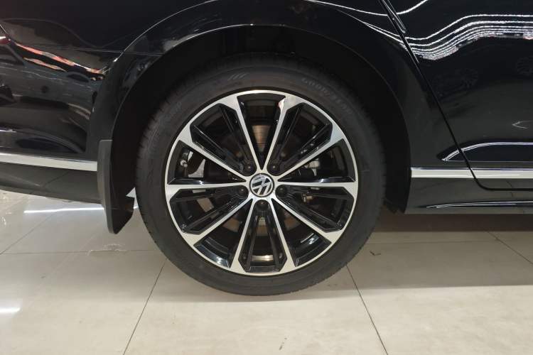 Used Volkswagen Magotan 2025 Zhongxiang Version 330TSI DSG Luxury Edition
