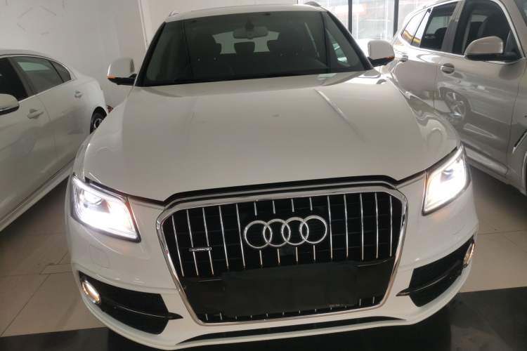 Used Audi Q5 2018 Collector's Edition 40 TFSI Ambition Model

