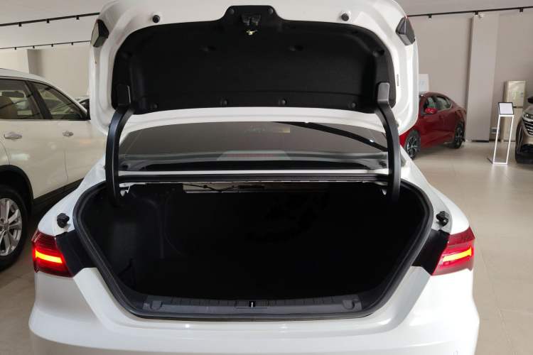 Used Geely Auto Binray 2019 200T DCT Binchi Edition Trunk