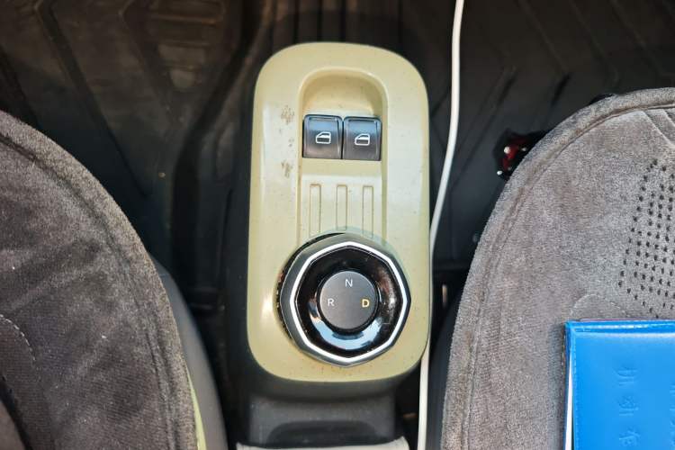 Used Geely Galaxy Panda 2024 200km Panda Rider Gear Lever