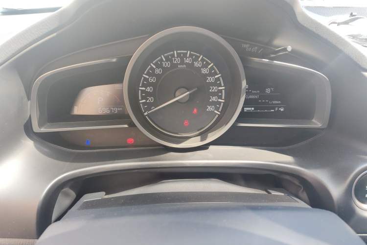 Used Mazda 3 Axela 2017 Hatchback 1.5L Automatic Luxury Model Emission Standard China V Instrument Cluster