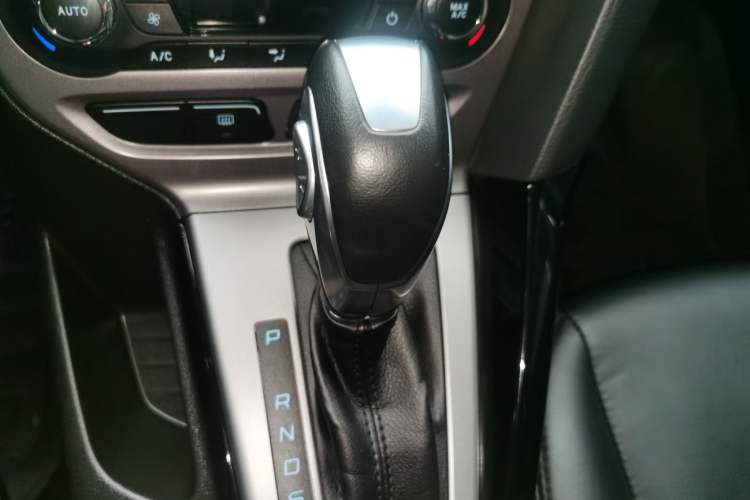 Used Ford Focus 2012 Hatchback 1.6L Automatic Fashion Edition
