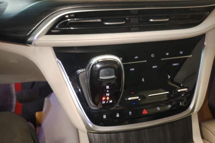 Used Buick GL8 2022 ES Landtrek 653T Comfort Edition