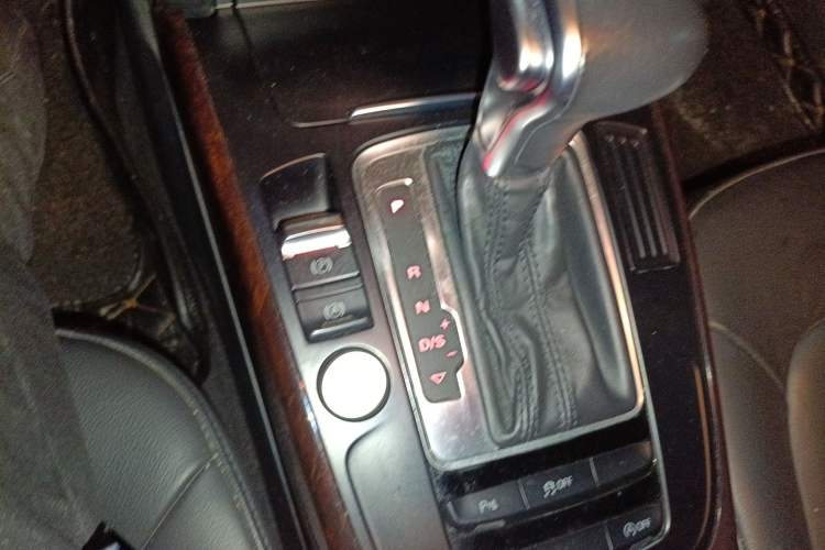 Used Audi A4L 2016 35 TFSI Collection Edition S line Comfort Model Gear Lever