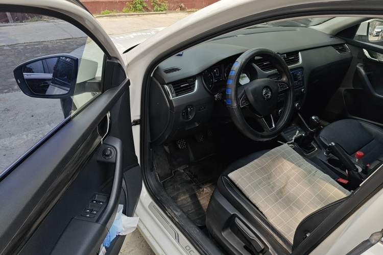 Used Skoda Octavia 2016 1.6L Manual Smart Drive Version