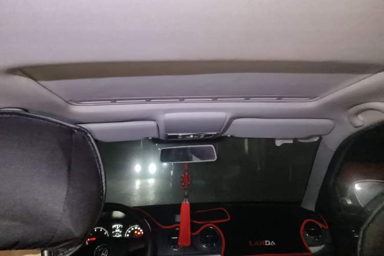 Used Volkswagen Lavida 2011 1.6L Manual - Premium Edition
