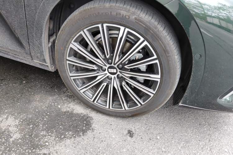 Used Geely Galaxy 8 2025 130km EM-i Flagship Edition Right Front Wheel Hub
