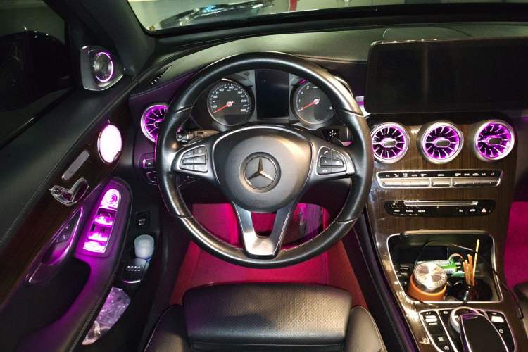 Used Mercedes-Benz GLC 2018 Facelift GLC 260 4MATIC Luxury Edition Steering Wheel