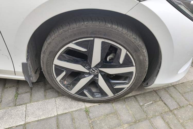 Used Volkswagen Lamando 2023 Lavida L 280TSI DSG Cool & Spicy Edition Right Front Wheel Hub